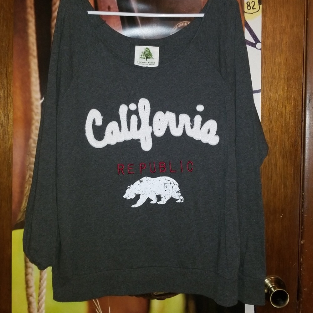 Sweatshirt